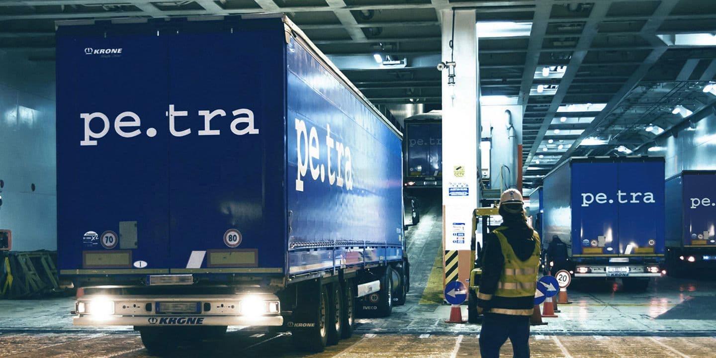 Cover Image of pe.tra, a digital marketing and communication project directed by Elle Lab